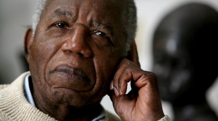 Πέθανε στα 82 του ο Νιγηριανός συγγραφέας Τσινούα Ατσέμπε