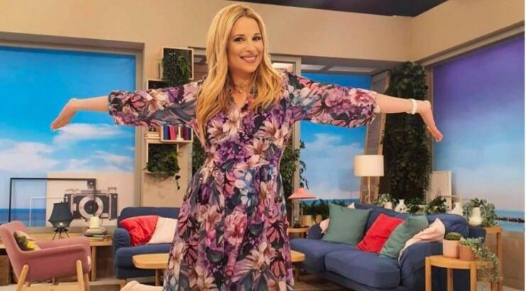 Xριστιάνα Αριστοτέλους: Πήγε στο χωριό της και έκανε ηλιοθεραπεία στην ταράτσα [εικόνα]