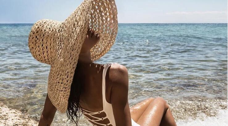 Ελληνίδα τραγουδίστρια έφυγε από το μαιευτήριο κλαίγοντας - Τι συνέβη;