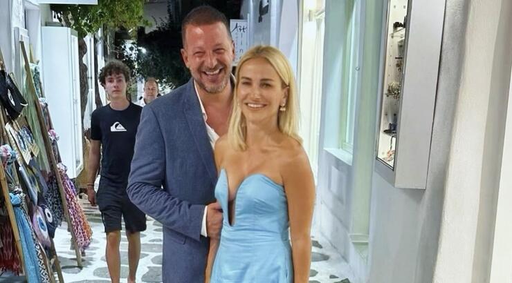 Τσουρούλλης - Γιολίτη: Τρελά ερωτευμένοι στα σοκάκια της Πάρου [εικόνες]