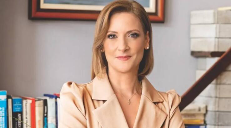 Φιλίππα Καρσερά: Η εμφάνισή της στη Νέα Υόρκη με φόρεμα Victoria Beckham