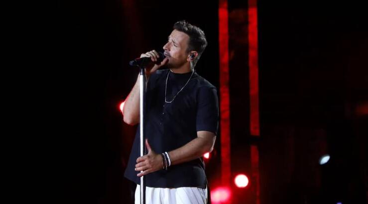 Νίκος Βέρτης: Η Χολιγουντιανή ηθοποιός που βρέθηκε στη συναυλία του στο L.A. [εικόνες & βίντεο]