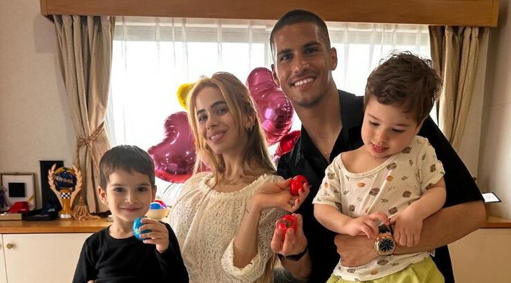 Μαρία Κορτζιά - Πιέρος Σωτηρίου: Το ρομαντικό σκηνικό που τους έστησαν στην παραλία [εικόνες]