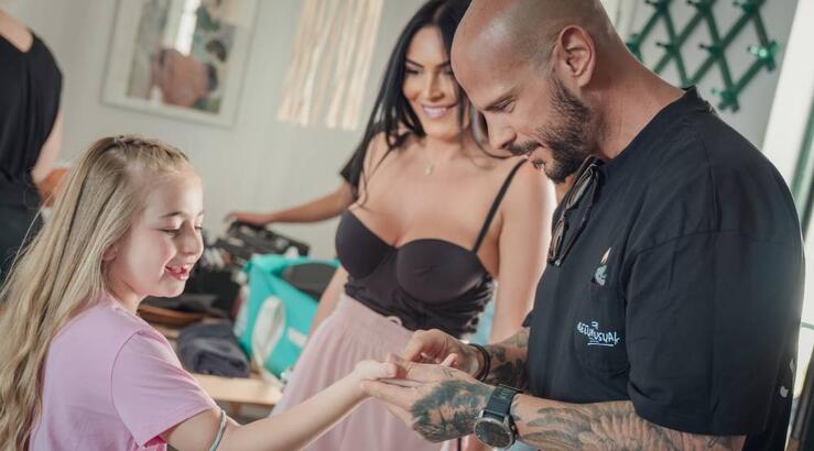 Η συμμετοχή – έκπληξη της νεαρής πρωταγωνίστριας σε ελληνική σειρά στο νέο video clip των REC