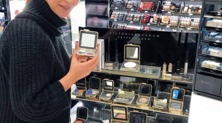 Μακιγιάζ για τις ημέρες των Χριστουγέννων με προϊόντα Victoria Beckham x Estee Lauder