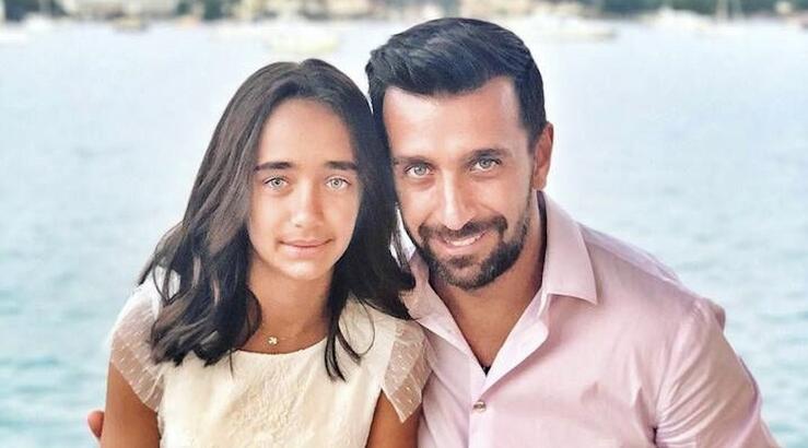 Περήφανος μπαμπάς ο Θάνος Πετρέλης: Η κόρη του πέρασε στη Νομική Θεσσαλονίκης [εικόνα]