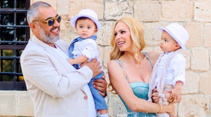 Στέλλα Δημητρίου – Δημήτρης Μιχαηλίδης: Στη Θεσσαλονίκη με τους δίδυμους γιους τους [εικόνες]