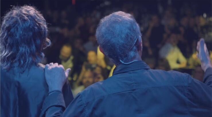 Κύπριος τραγουδιστής για τη γυναίκα του: «Χωρίς εκείνην θα ήμουν σχεδόν ένα τίποτα. Ήμουν ένα χαμίνι του δρόμου»