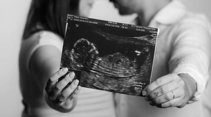 Συγκινητικές στιγμές για Ελλαδίτη τραγουδιστή – Θα γίνει πατέρας για πρώτη φορά [εικόνες]