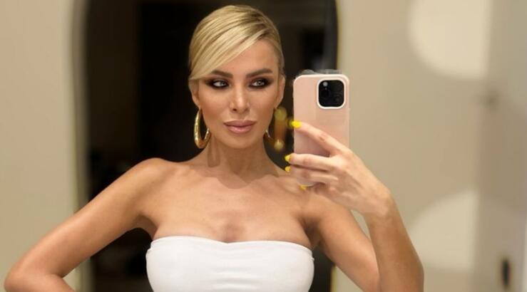 Κατερίνα Καινούργιου: Ταξίδεψε στην Ισπανία με τον σύντροφό της - Ποζάρει ερωτευμένη στην αγκαλιά του [εικόνες]