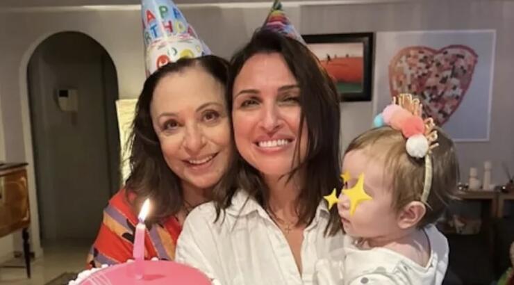 Xάρις Αλεξίου: Γιόρτασε τα γενέθλιά της με την κουμπάρα της και τη βαφτιστήρα της