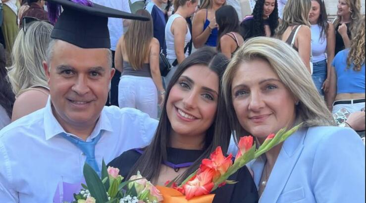 Νικήτας Κυριάκου: Περήφανος στο πλευρό της κόρης του στην αποφοίτησή της [εικόνες]