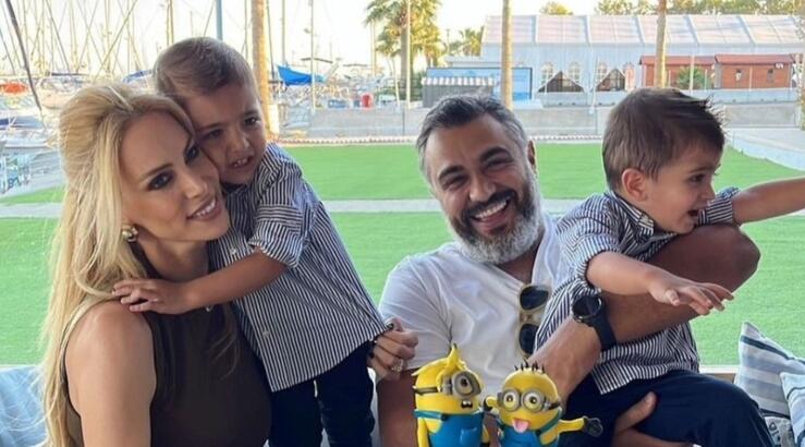 Στέλλα Δημητρίου - Δημήτρης Μιχαηλίδης: Γιόρτασαν τα δεύτερα γενέθλια των δίδυμων αγοριών τους [εικόνες]