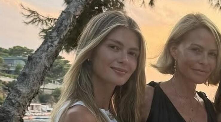 Τζένη Μπαλατσινού: Στη Νέα Υόρκη για τις προετοιμασίες του γάμου της κόρης της, Αμαλίας [εικόνες]