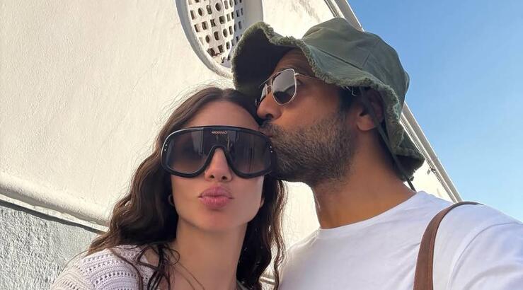 Ανδρέας Γεωργίου: Φωτογράφισε την εγκυμονούσα σύζυγό του με φόντο το ηλιοβασίλεμα