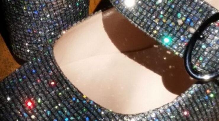 Αυτά είναι τα παπούτσια της Sarah Jessica Parker που ξεπούλησαν μέσα σε λίγες ώρες! 