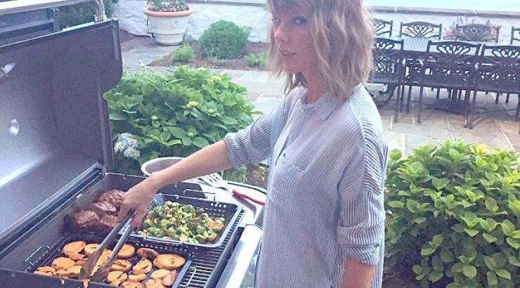 Ο Calvin Harris δείχνει πόσο ερωτευμένος είναι με την Taylor Swift [εικόνες]