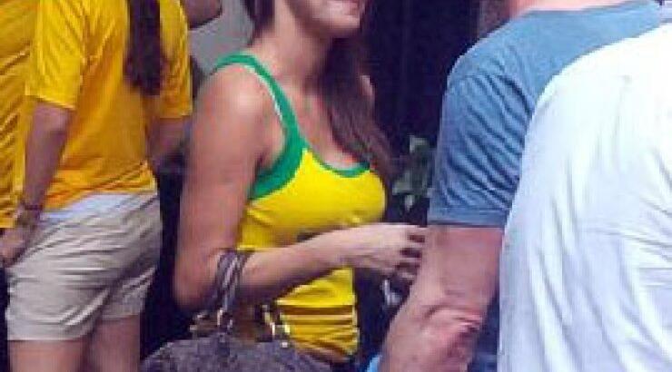 Gerard Butler: Με βραζιλιάνικη γυναικεία συντροφιά [εικόνες]