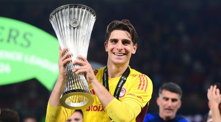 Κωνσταντής Τζολάκης: Αυτή είναι η κούκλα φοιτήτρια σύντροφος του τερματοφύλακα του Ολυμπιακού