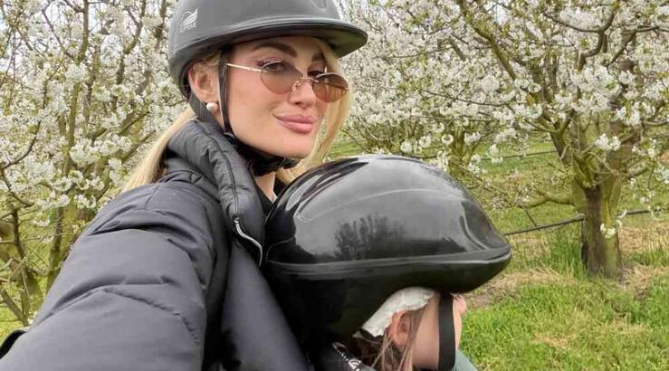 Ιωάννα Τούνη: Έκανε pilates με τον γιο της [βίντεο]