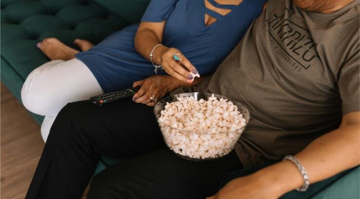 10 λόγοι για τους οποίους λαχταράς ένα σνακ πριν τον ύπνο