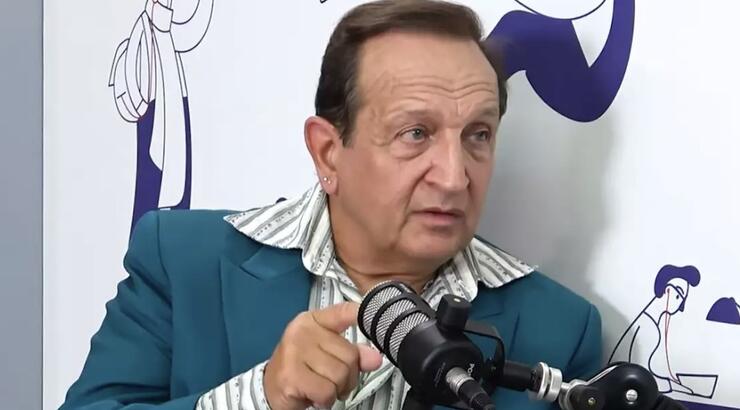 Μπιμπίλας: «Η πρώτη μου φορά ήταν στην Επίδαυρο» - Οι πιπεράτες αποκαλύψεις του [βίντεο]