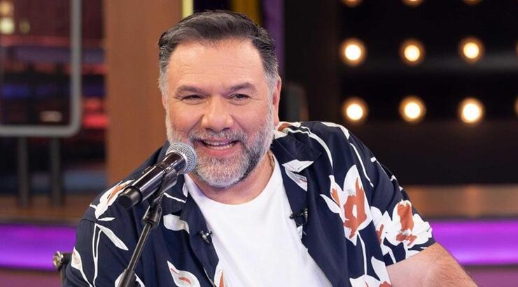 Αρναούτογλου: Συγκινημένος στην τελευταία εκπομπή της χρονιάς - Είδαμε τη σύντροφο του στο πλατό