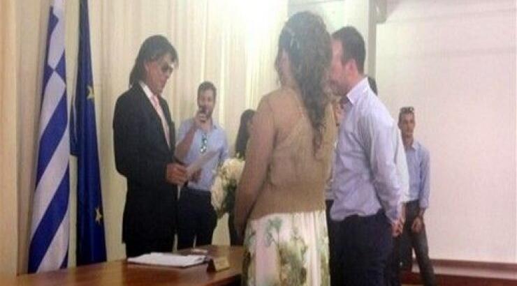 Ψινάκης: Η απίστευτη ατάκα που "πέταξε" σε γάμο! [βίντεο]