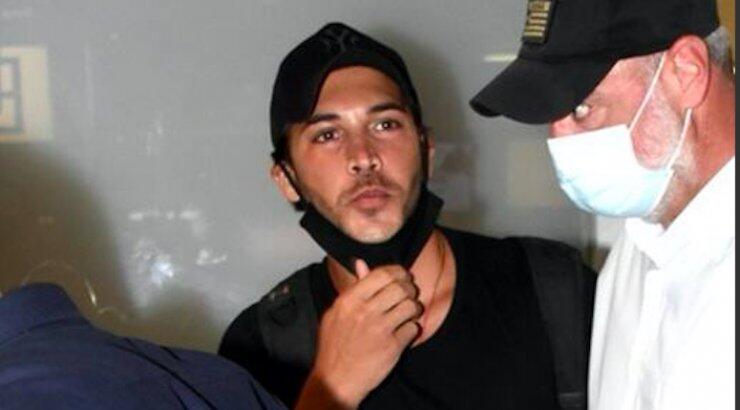 Γιώργος Ασημακόπουλος: Eπέστρεψε στην Ελλάδα και έστελνε φιλάκια στους θαυμαστές του [εικόνες[