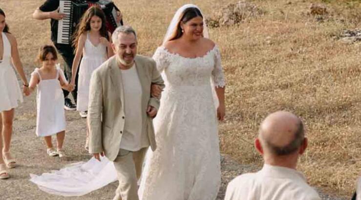 Χρήστος Χατζηπαναγιώτης: «Ήταν συγκινητικό που συνόδευσα τη Δανάη Μπάρκα στον γάμο της» [βίντεο]