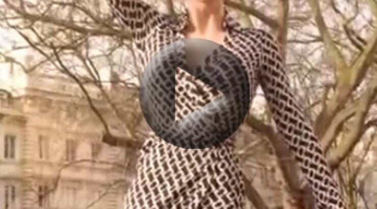 O γύρος του κόσμου με ένα φόρεμα 