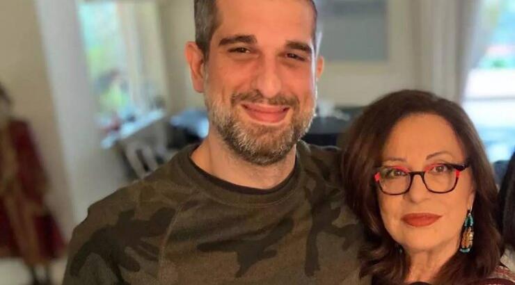 Χάρις Αλεξίου για τον γιο της: "Του είπαμε ότι είναι υιοθετημένος από όταν άρχισε να λέει τις πρώτες του λέξεις"