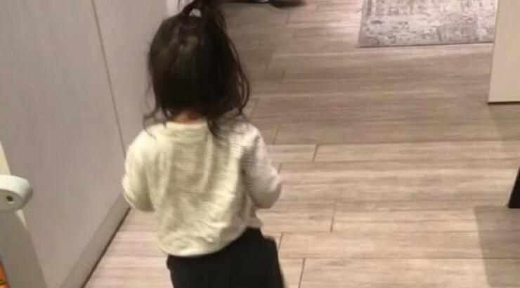 Η ενός έτους κόρη ζευγαριού της ελληνικής showbiz έκανε τα πρώτα της βήματα! [βίντεο]