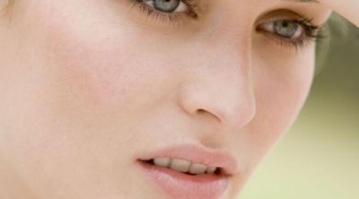  Τα 6 καλύτερα γιατροσόφια για τον πονόλαιμο 