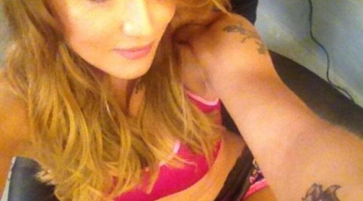 Αγγελική Ηλιάδη: Με καυτά shorts σε παρασκήνια φωτογράφησης