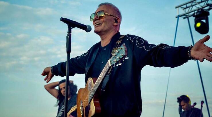 Στέλιος Ρόκκος: Η αγκαλιά με την κόρη του σε συναυλία [βίντεο]