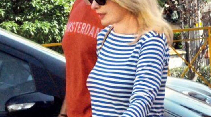 Μενεγάκη - Παντζόπουλος: Σε κατάστημα παιχνιδιών με τις κόρες της παρουσιάστριας