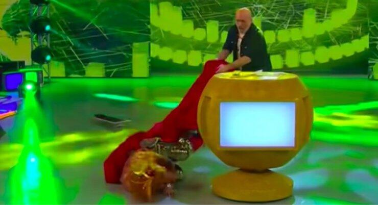 Σοκαριστική στιγμή στο "Καλό μεσημεράκι": Η Βάνια έπεσε στο πάτωμα με το κεφάλι και πάγωσαν όλοι [βιντεο]