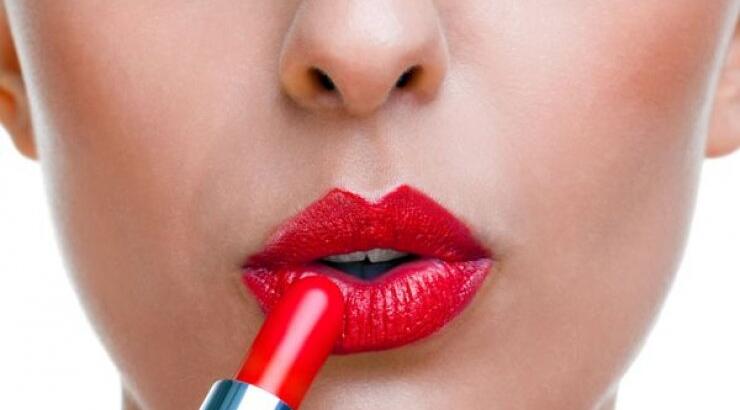 14 κόλπα ομορφιάς για όλες τις γυναίκες 