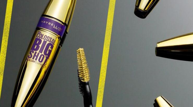 Η νέα μασκάρα της Maybelline New York χαρίζει τρισδιάστατο, μοναδικό όγκο και απίστευτο μαύρο χρώμα