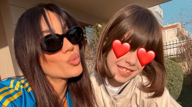 Ήβη Αδάμου: Δεν πάει το μυαλό σας πώς αποκαλεί η κόρη της τη γιαγιά της [βίντεο]