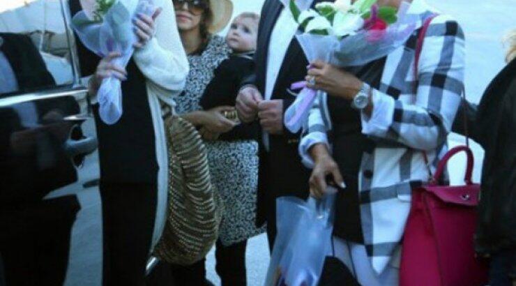 Δήμαρχος Μυκόνου: Σεμνές και ευγενικές οι Kardashian