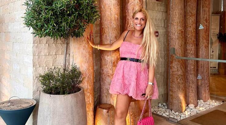 Έλενα Αποστόλου: Αυτή τη σχεδιάστρια επέλεξε για να επιμεληθεί την εμφάνισή της στη βάφτιση της κόρης της