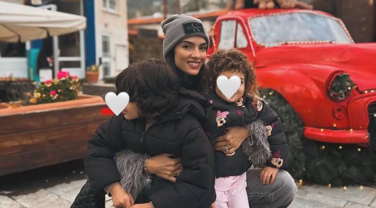 Κυριάκου - Μερκής: Για πεζοπορία με τα παιδιά τους [εικόνες]