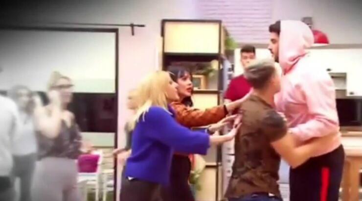 Άγριος καβγάς στο "Power of Love" – Παραλίγο να πιαστούν στα χέρια! 