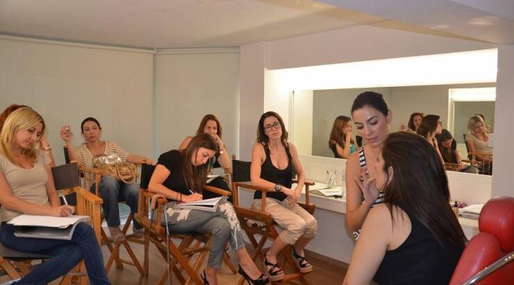 Μάθετε τα πάντα για το μακιγιάζ στο Kohl make-up studio!