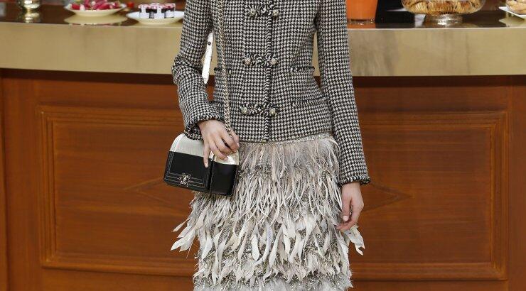 Οι διάσημες αφίξεις στο fashion show της Chanel [Eικόνες]