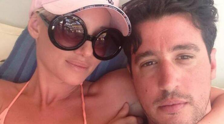  Η ερωτική εξομολόγηση του Κριστιάν στην Τζούλια στο facebook!