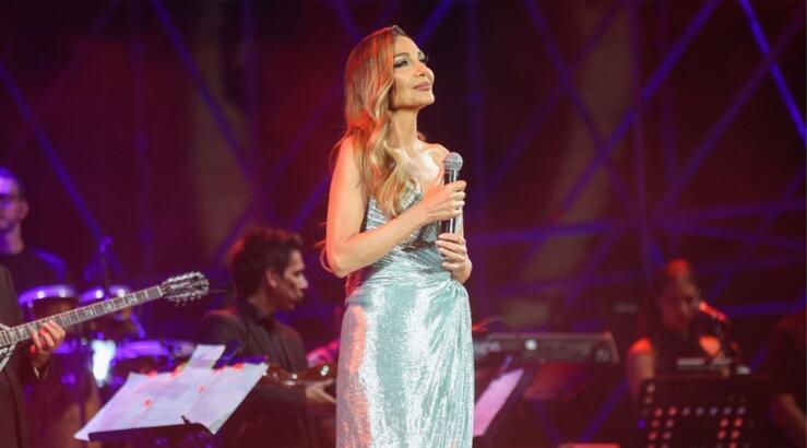 Δέσποινα Βανδή: Ζήτησε από τους θαμώνες να την εμψυχώσουν - "Έχω περάσει δύσκολη εβδομάδα" [βίντεο]