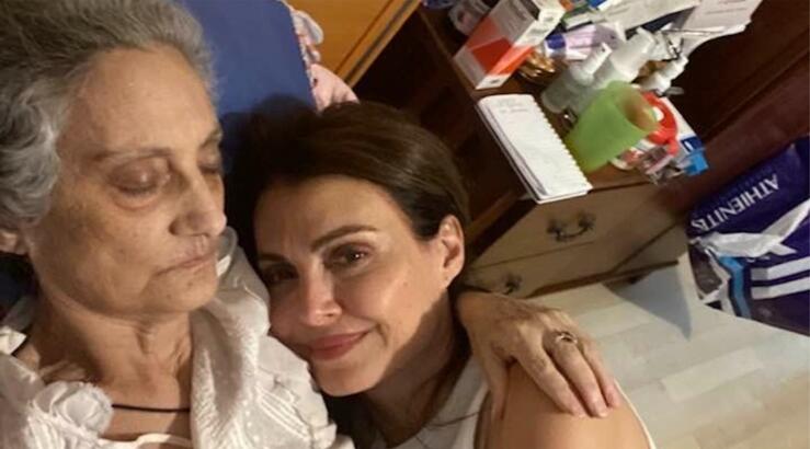 Συγκινεί η Χριστίνα Παυλίδου: Αγκαλιά με τη μητέρα της τρεις μήνες πριν φύγει από τη ζωή [εικόνα]